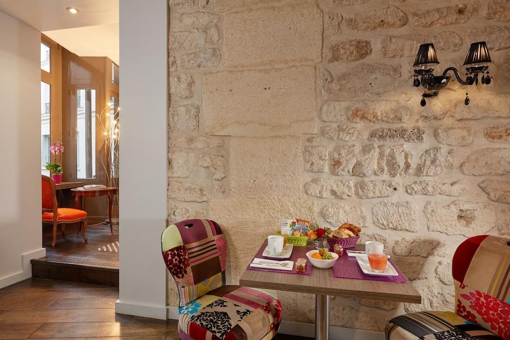 De Notre-dame Hotel 3*
